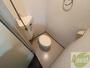 トイレ　こちらはトイレです。清潔感があり、安心して使用できます。