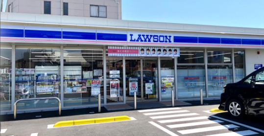 コンビニ　ローソン 富里日吉台一丁目店（コンビニ）まで499m
