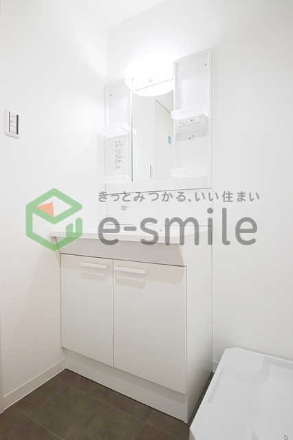 洗面設備　コンパクトで使いやすい洗面所