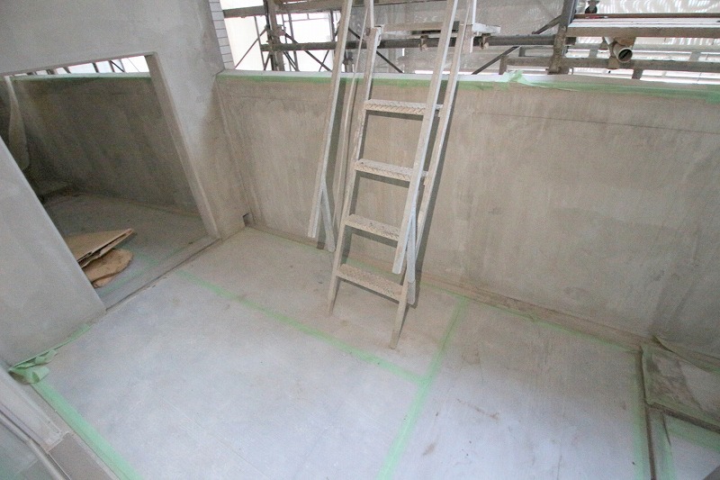 バルコニー　建築中の画像です。