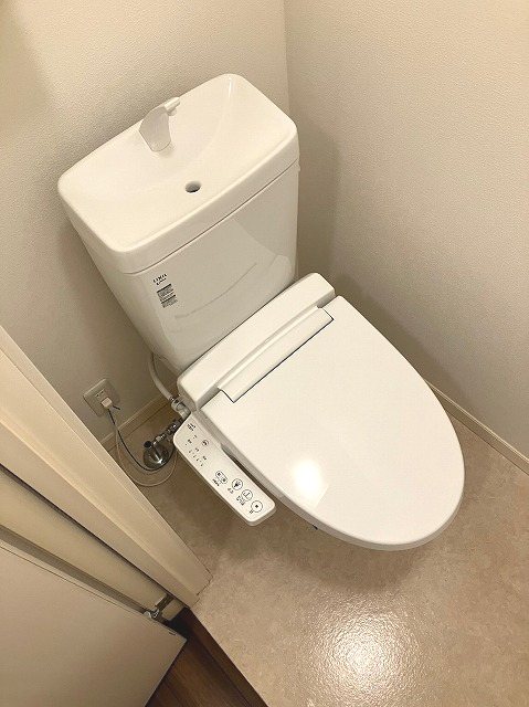 トイレ　温水洗浄暖房便座