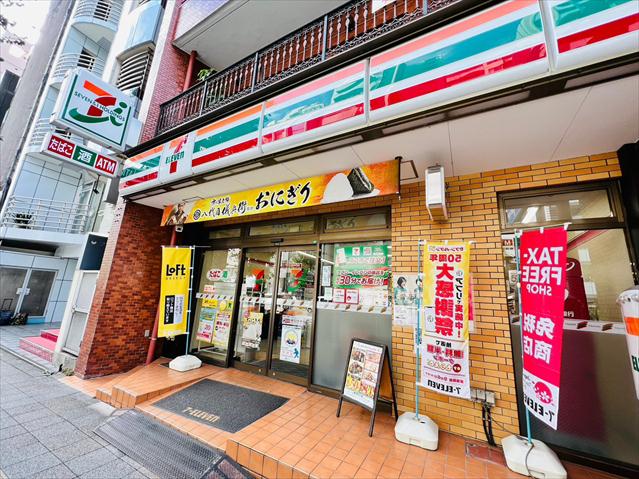 コンビニ　セブン－イレブン台東蔵前３丁目店（コンビニ）まで82m
