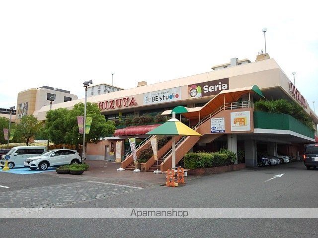 ショッピングセンター　ヨシヅヤ　西春店（ショッピングセンター）まで450m