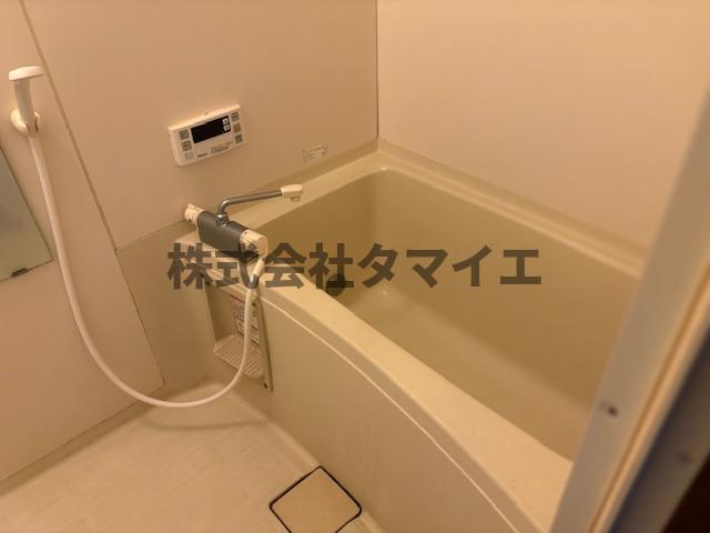 バス・シャワールーム　落ち着いた空間のお風呂です