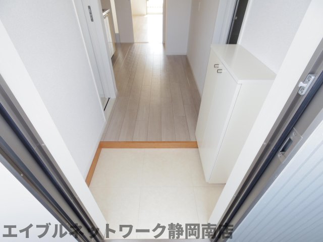 玄関　明るい玄関です