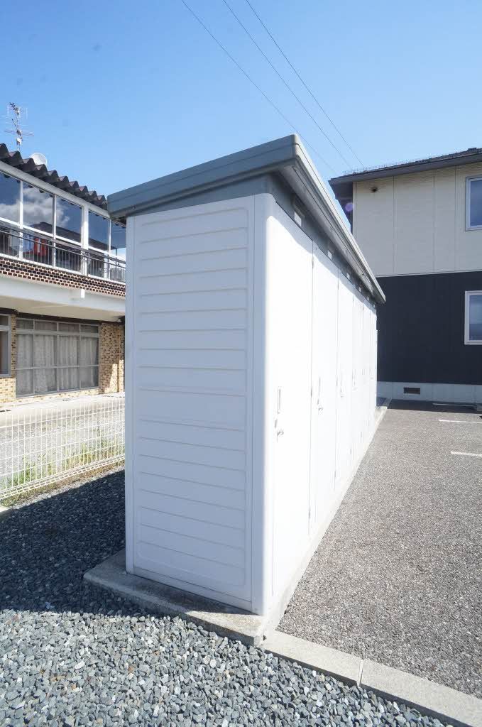 建物外観　ストッカー