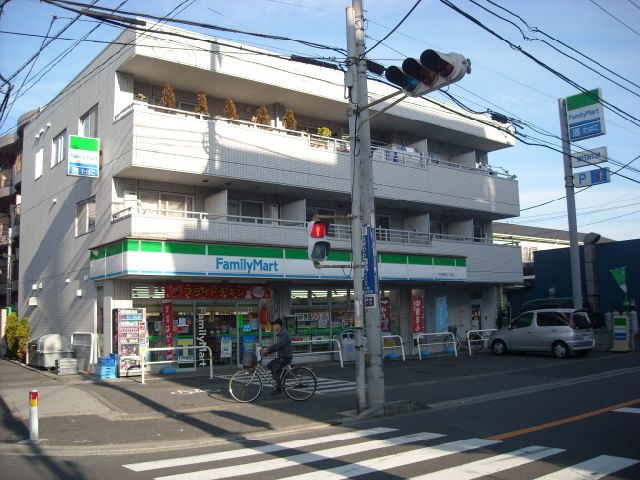 コンビニ　ファミリーマート（コンビニ）まで270m