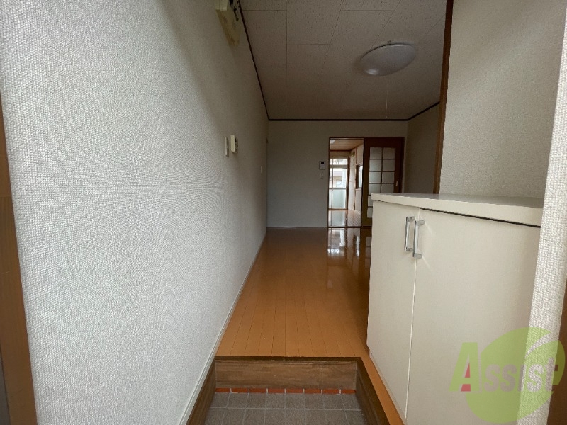 玄関　シンプルな内装でまとまりがあり清潔感がありますね。