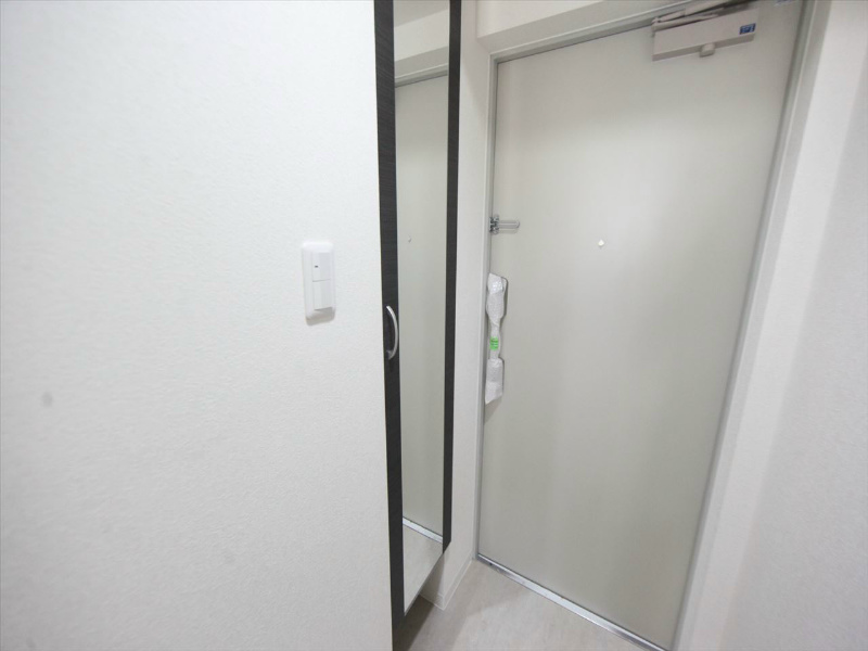 玄関　玄関　シューズボックス付（収納充実してます）