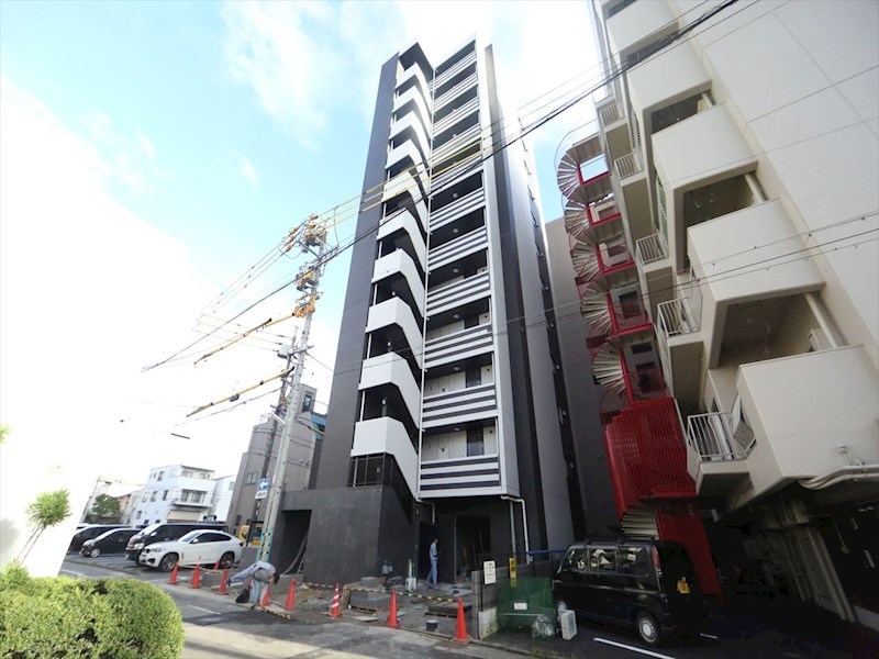 建物外観　外観　オートロック　防犯カメラ　宅配ＢＯＸ　全部屋角部屋