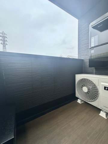 バルコニー　陽当たり良好なバルコニーです