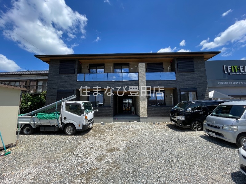 建物外観　建築中