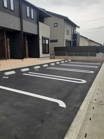 駐車場　車をお持ちの方に嬉しい駐車場付きの物件です
