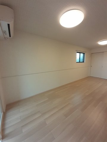 居室・リビング　こちらのリビングで趣味の時間をお楽しみください