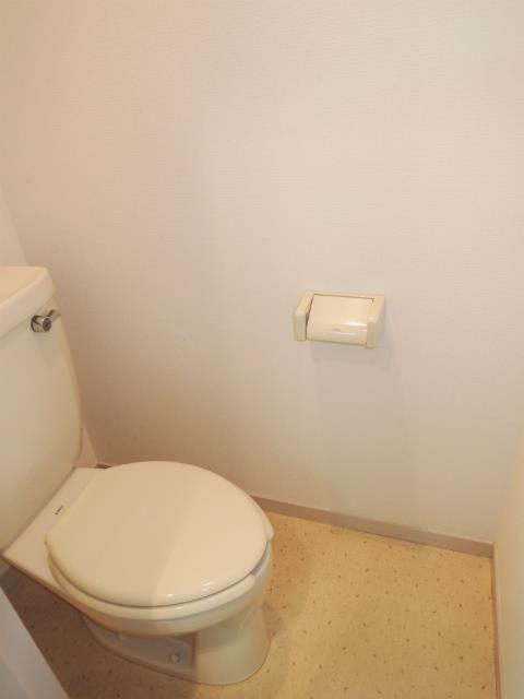 トイレ　落ち着いた色調のトイレです♪