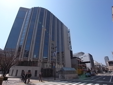 銀行　みなと銀行本店営業部（銀行）まで665m
