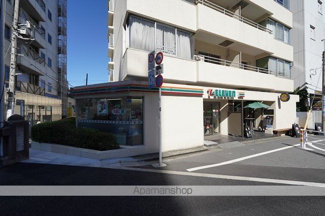 コンビニ　セブン－イレブン北参道駅前店（コンビニ）まで187m