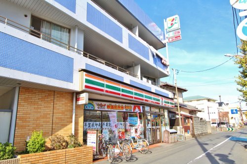 コンビニ　セブンイレブン 浦安堀江東店（コンビニ）まで305m