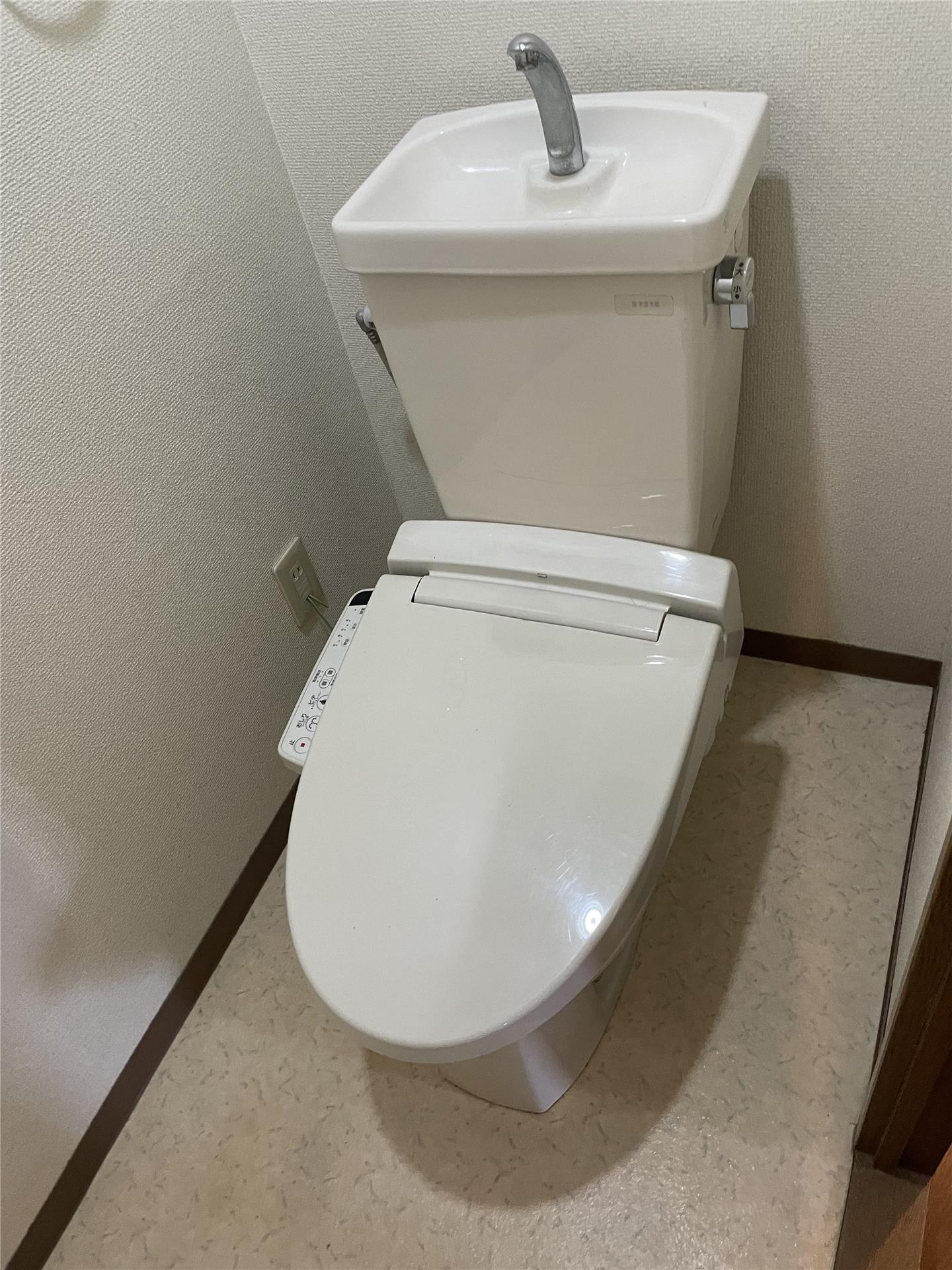 ロイヤルグレースのトイレ写真