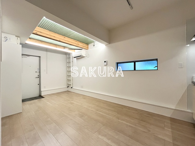 居室・リビング　開放感のあるゆったりとしたお部屋です♪