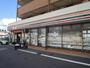 コンビニ　セブンイレブン日野三沢店（コンビニ）まで368m