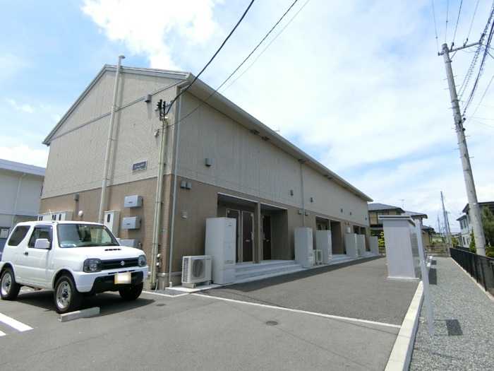 建物外観　外観部分・日当たり良好です♪おしゃれな外観です♪