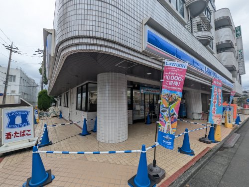 コンビニ　ローソン 所沢駅東口店（コンビニ）まで425m
