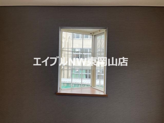 その他部屋・スペース　出窓