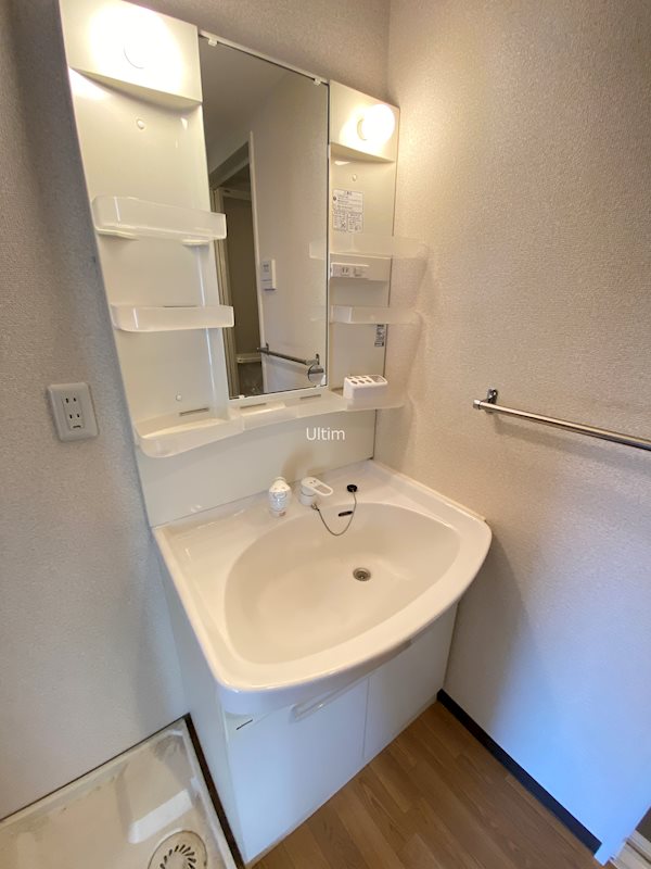 洗面設備　※同タイプの他のお部屋です