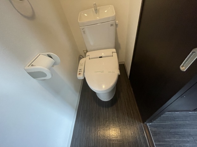 トイレ　同物件別室の写真です