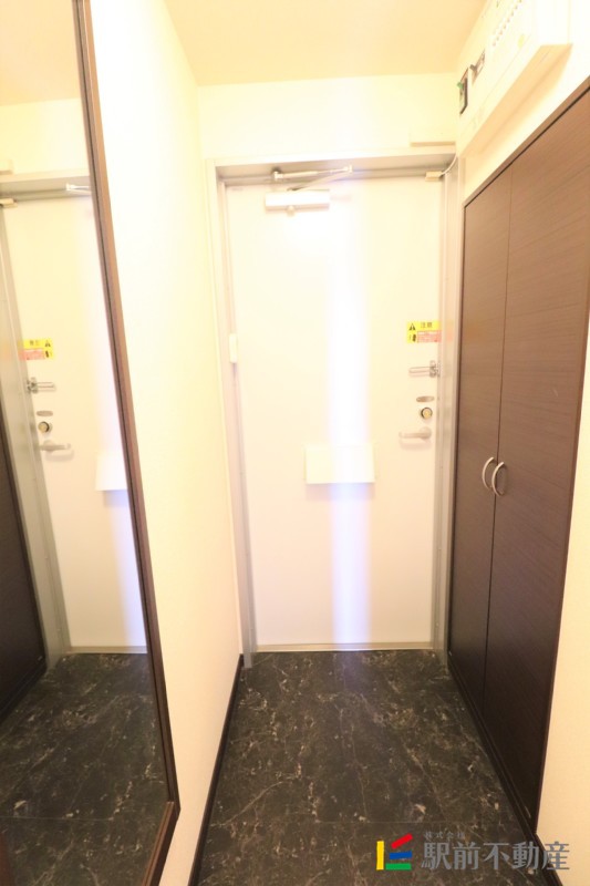 玄関　シューズボックス付です