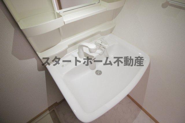 洗面設備　スペースが確保できる洗面所です
