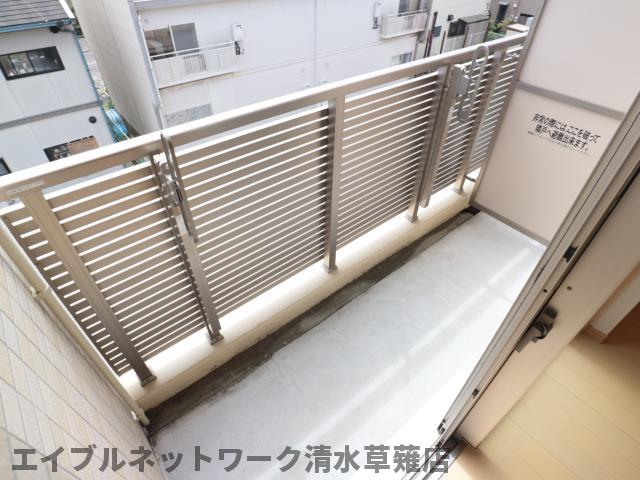 バルコニー　開放的で明るい空間を演出してくれるバルコニーです