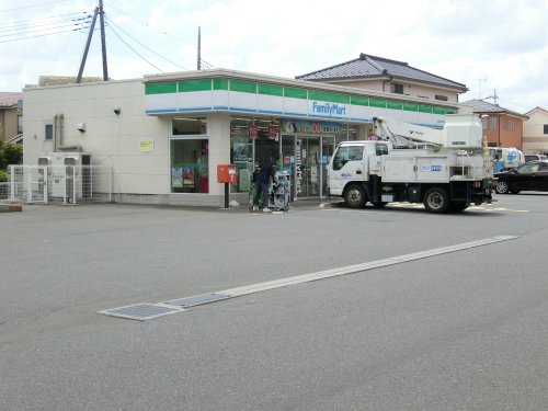 コンビニ　ファミリーマート川越天沼新田店（コンビニ）まで704m