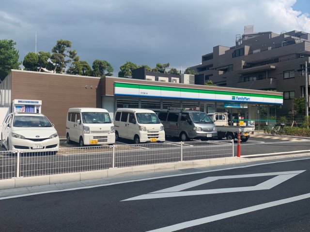 コンビニ　ファミリーマート　甲子園口店（コンビニ）まで111m