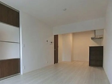 居室・リビング　※同建物の別のお部屋の写真です。