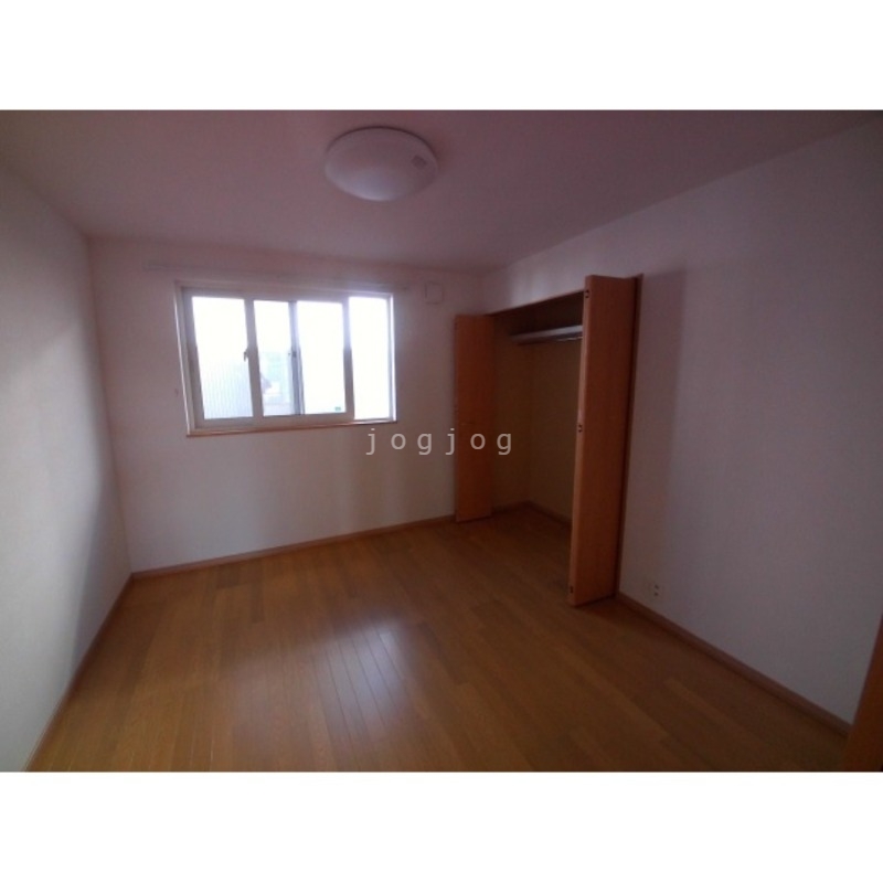その他部屋・スペース　日当たりの良い明るいお部屋です。