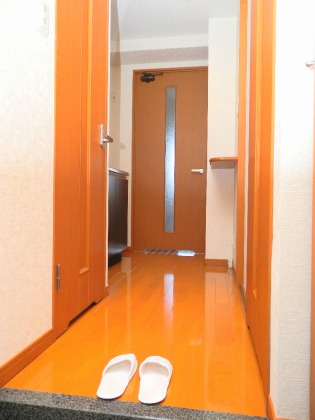玄関　収納もある玄関です