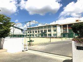 中学校　吉備中学校（中学校）まで687m