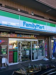 コンビニ　ファミリーマート 世田谷鎌田三丁目店（コンビニ）まで787m