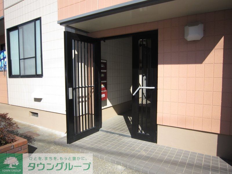 エントランス　★お部屋探しはタウンハウジング稲田堤店まで★
