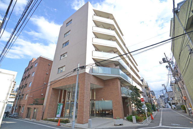 建物外観　重厚感溢れる外観