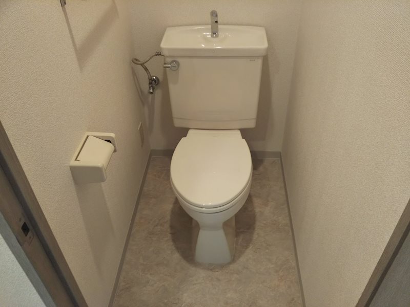 トイレ　同建物、他号室写真参照