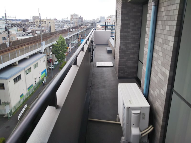 バルコニー　同建物、他号室写真参照