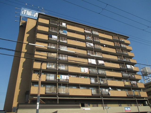 建物外観　外観タイル張りのモダンな造りです