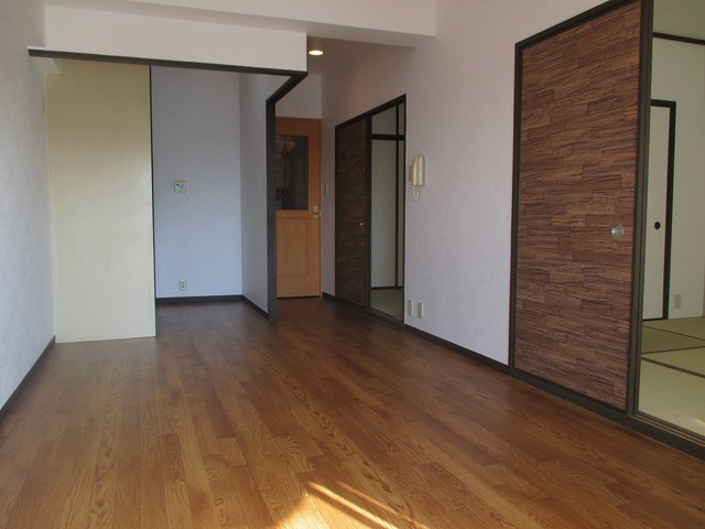 居室・リビング　明るくキレイなお部屋です