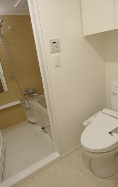 トイレ　※写真は同タイプ住戸です。