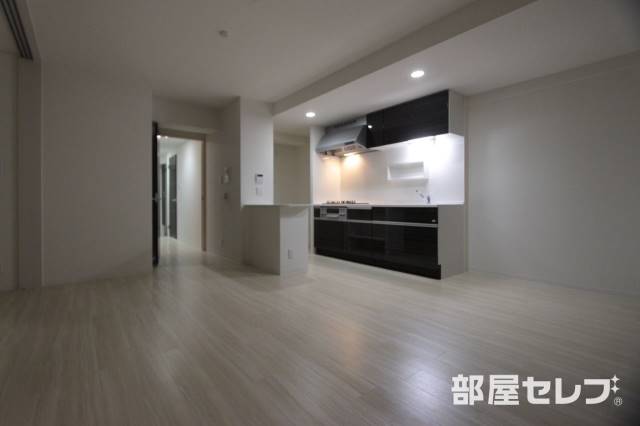 居室・リビング　広く使えるお部屋です