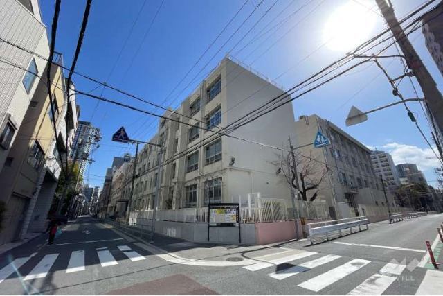 小学校　大阪市立西船場小学校（小学校）まで885m