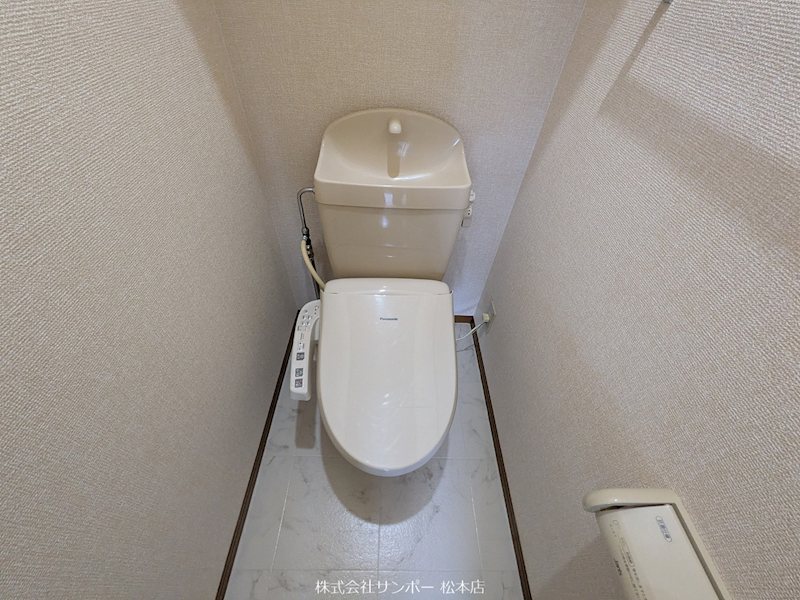 ＪＲ篠ノ井線 南松本駅 徒歩18分 3階建 築26年のトイレ写真